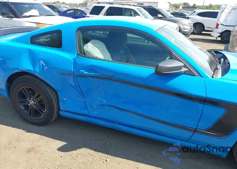 2014 Ford Mustang V6 z USA, uszkodzony, nr VIN 1ZVBP8AMXE5202498